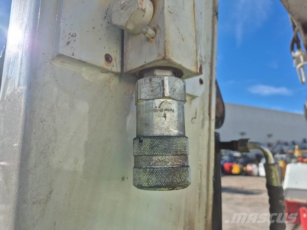 Takeuchi TB 280 FR Bageri guseničari