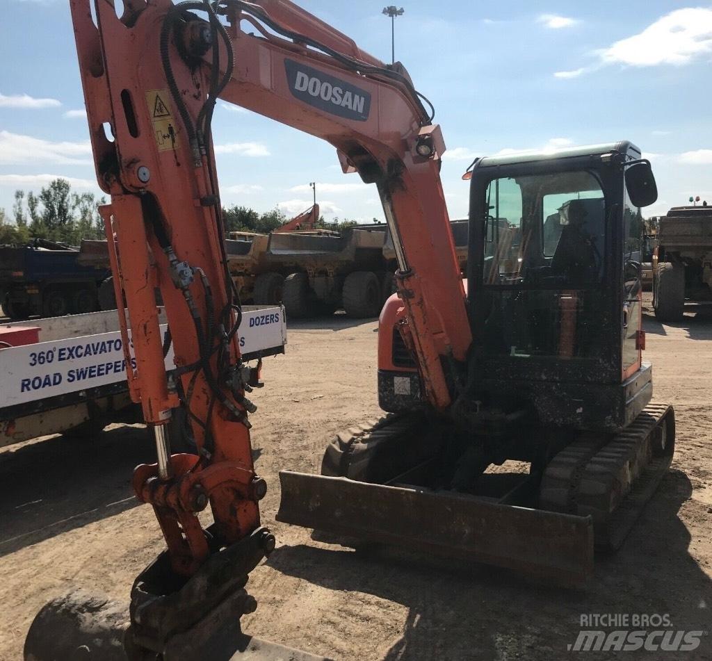 Doosan DX 60 R Mini bageri < 7t