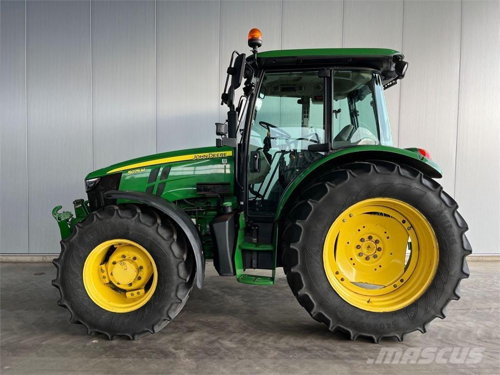 John Deere 5075 M Traktori