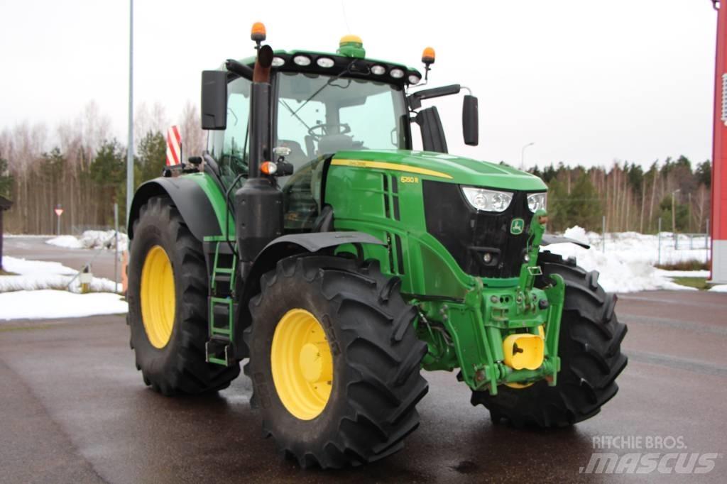 John Deere 6250 R Traktori