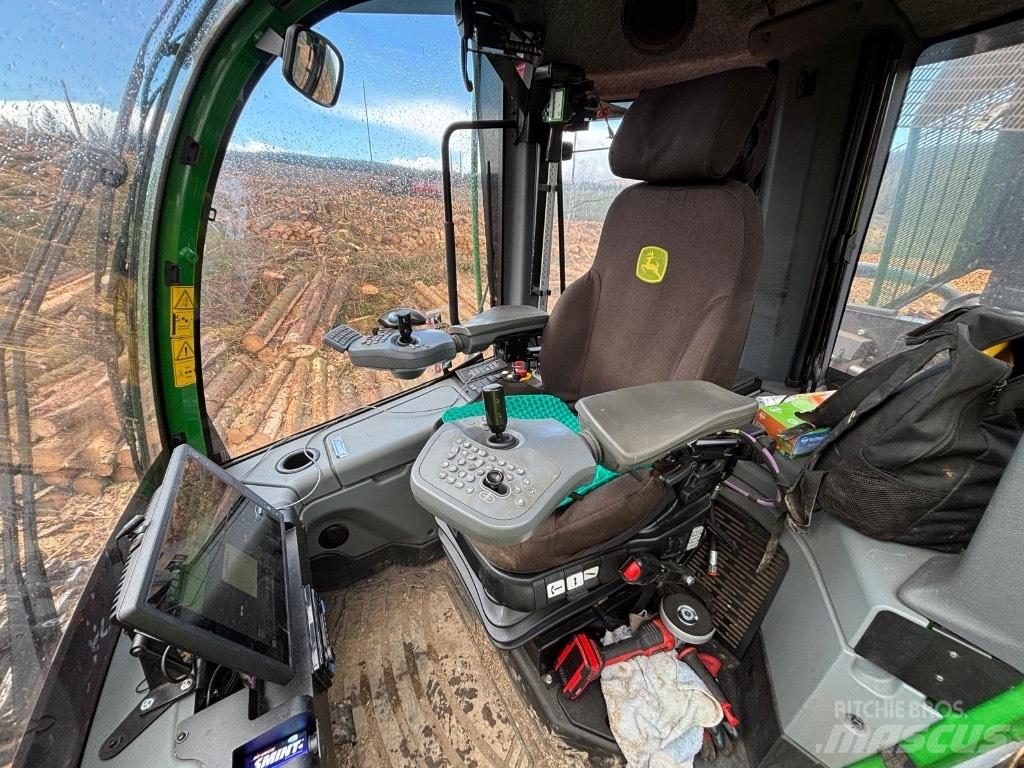 John Deere 1270G 8WD Harversteri