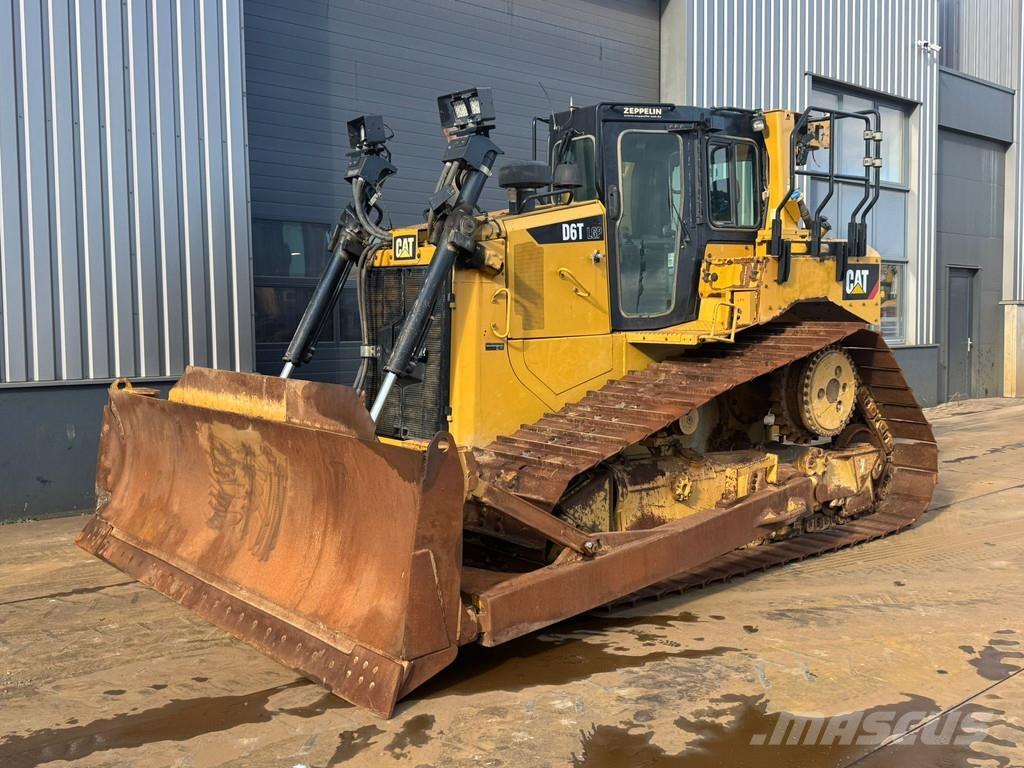 CAT D6T LGP Buldožeri guseničari