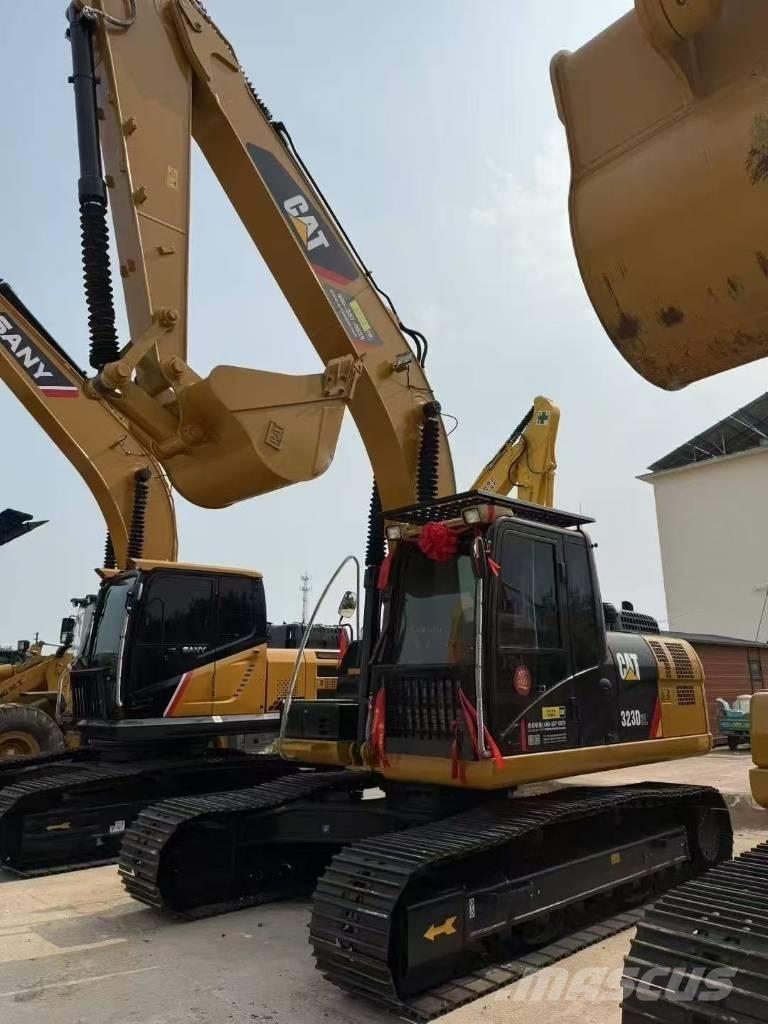 CAT 323D2L Bageri guseničari