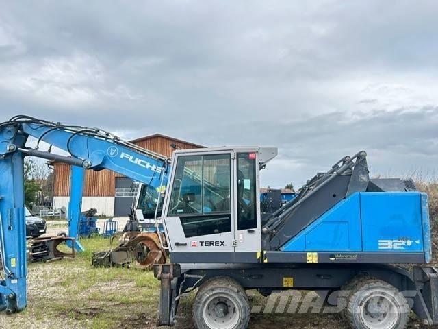 Fuchs MHL 320 Bageri za prenos primarnih/sekundarnih sirovina