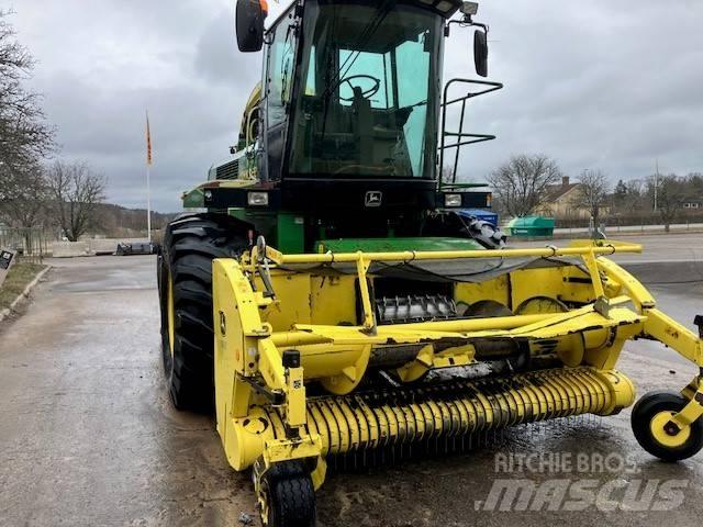 John Deere 6950 Mašine za stočnu hranu sa sopstvenim pogonom