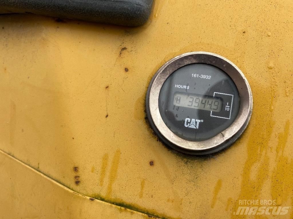CAT D5G XL Buldožeri guseničari