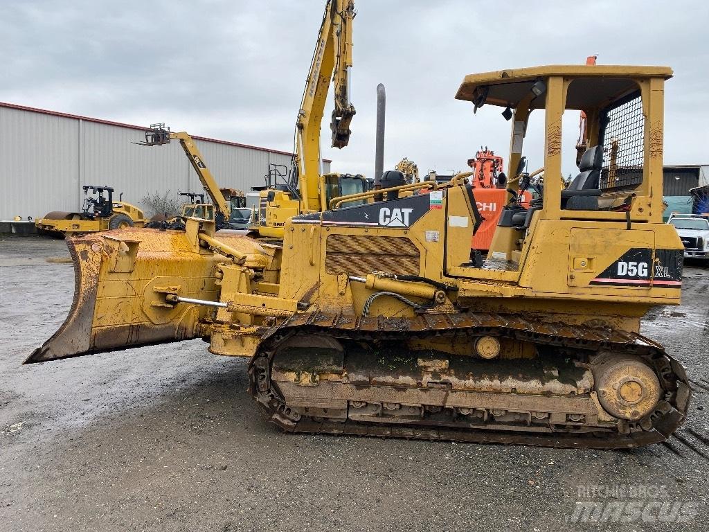 CAT D5G XL Buldožeri guseničari