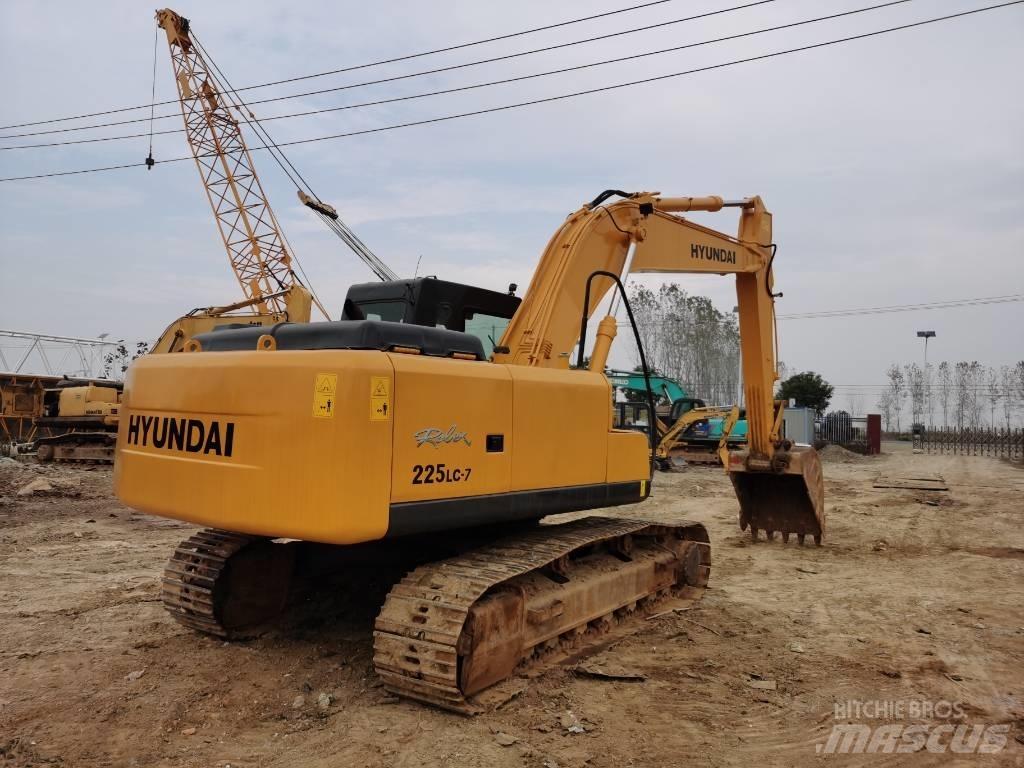 Hyundai R225LC-7 Bageri guseničari