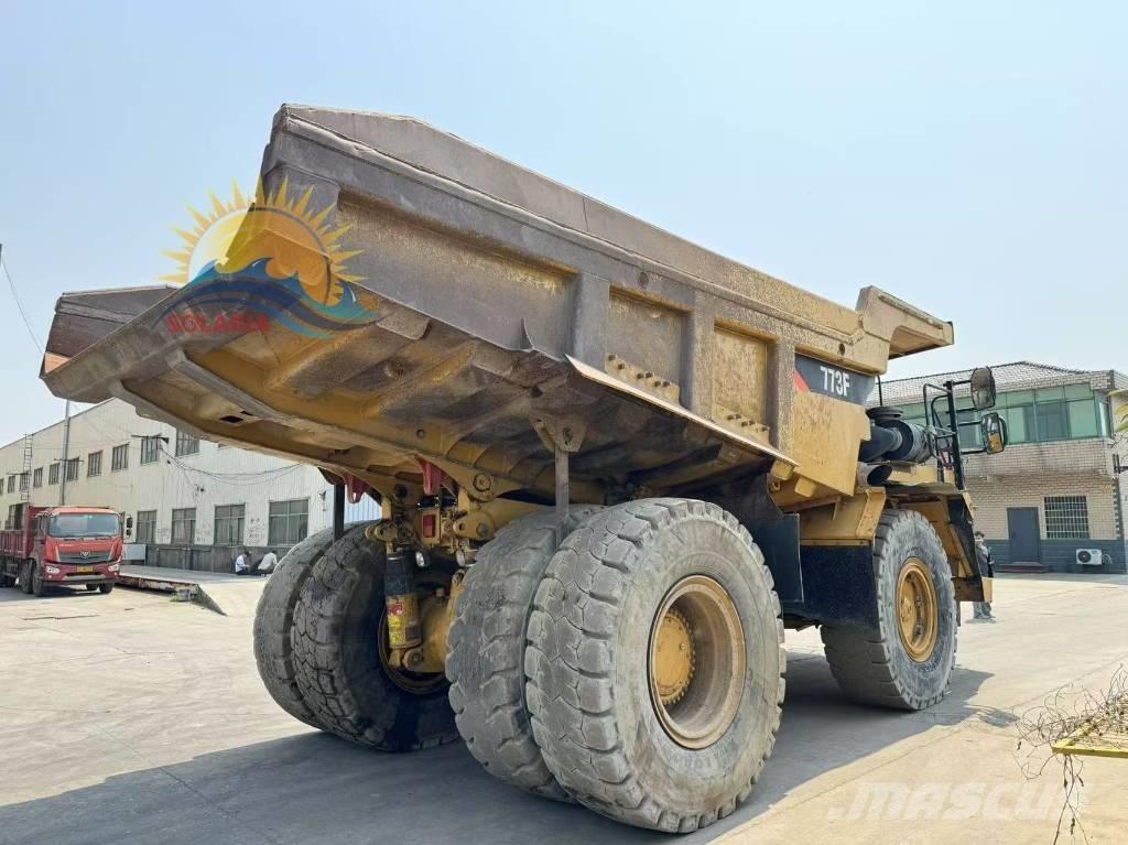 CAT 773 F Zglobni damperi
