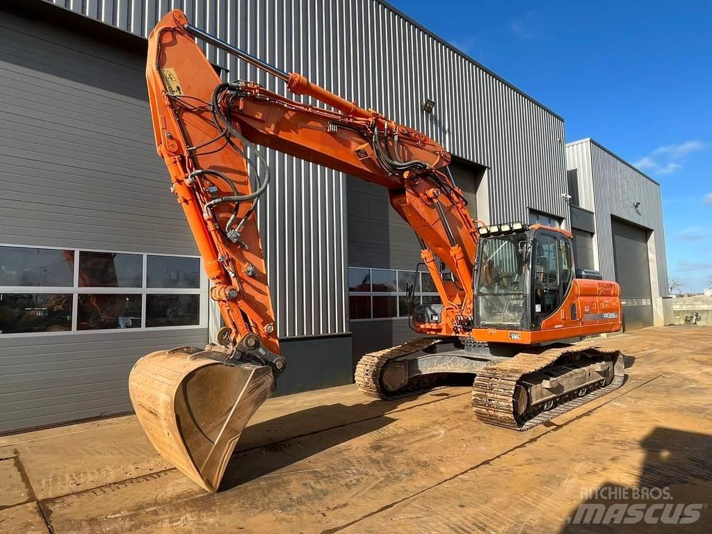 Doosan DX255LC-3 Bageri guseničari