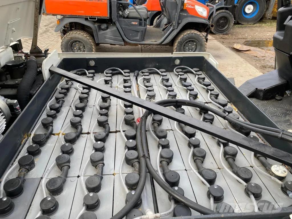 CAT EP30K-PAC Električni viljuškari