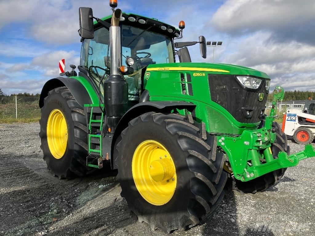 John Deere 6250 R Traktori