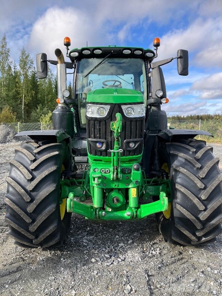 John Deere 6250 R Traktori