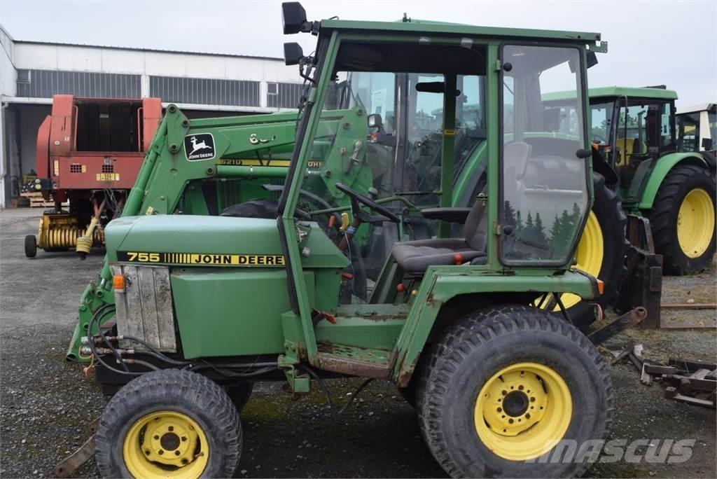 John Deere 755 Traktori