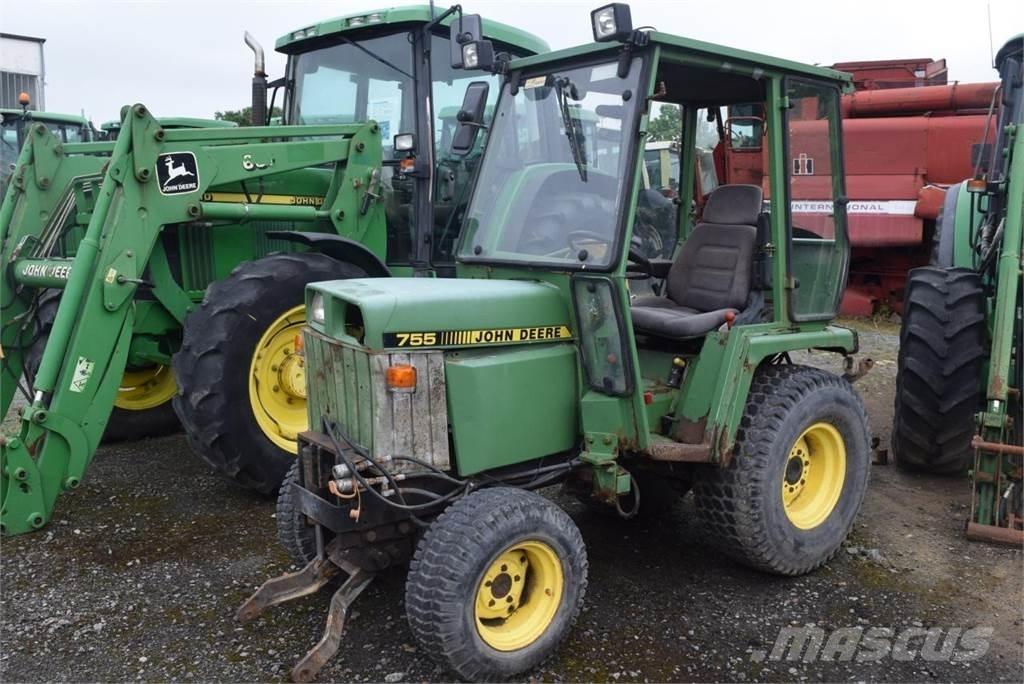 John Deere 755 Traktori