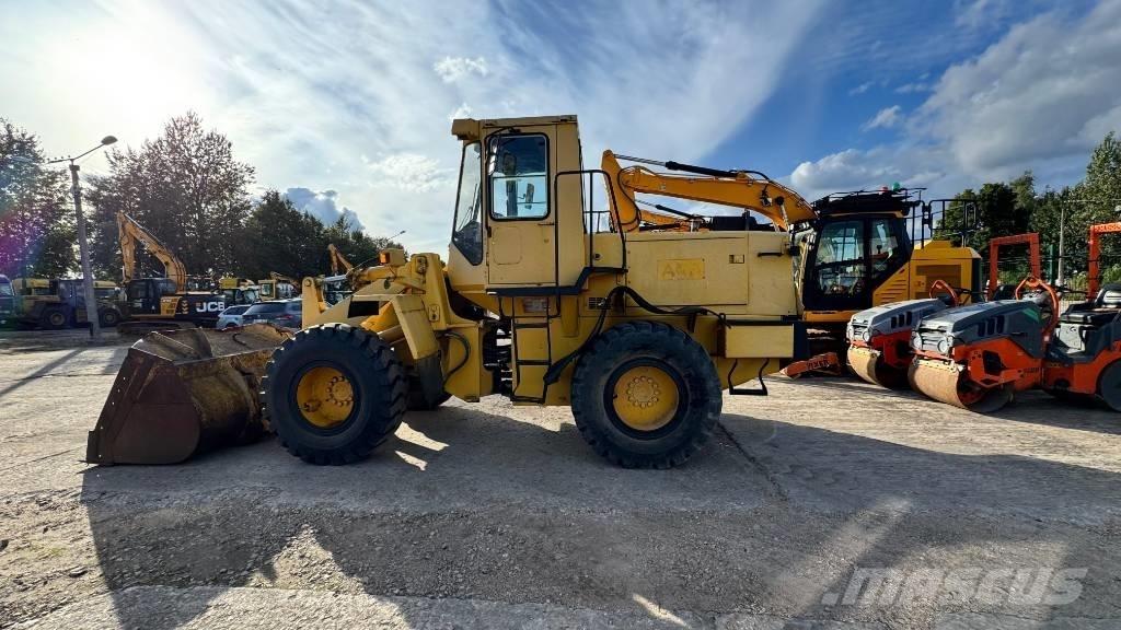 Komatsu WA 200 Utovarivači na točkove