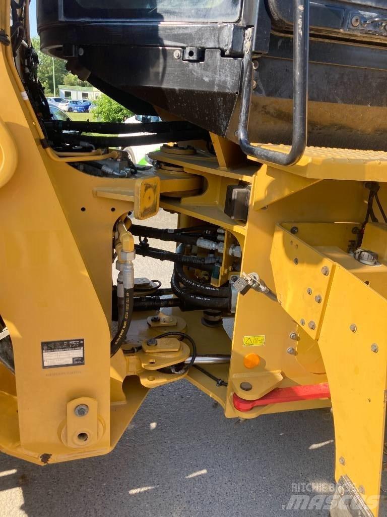CAT 926M Utovarivači na točkove