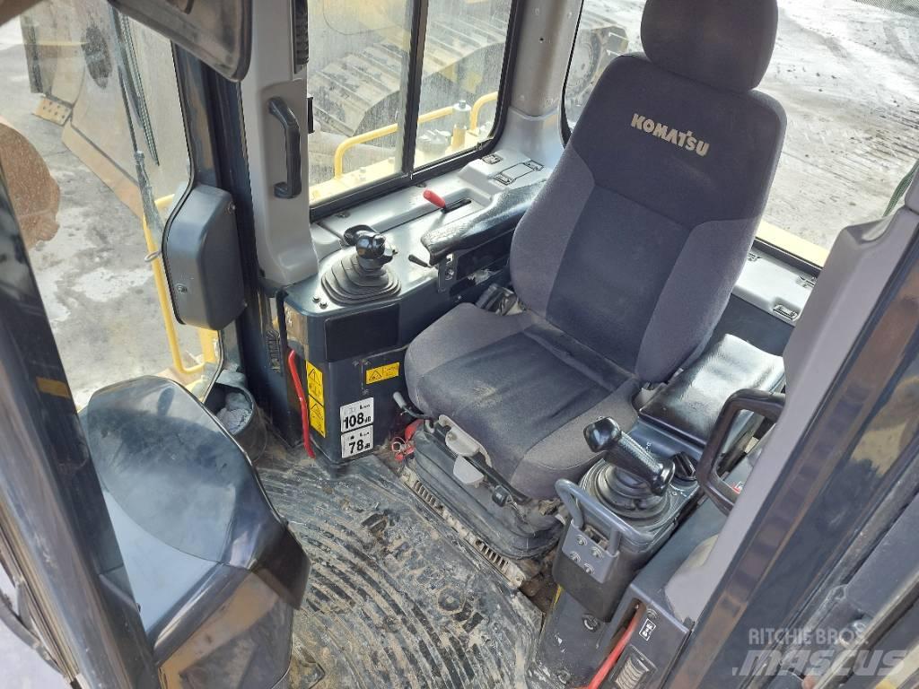 Komatsu D65PX-18 Buldožeri guseničari