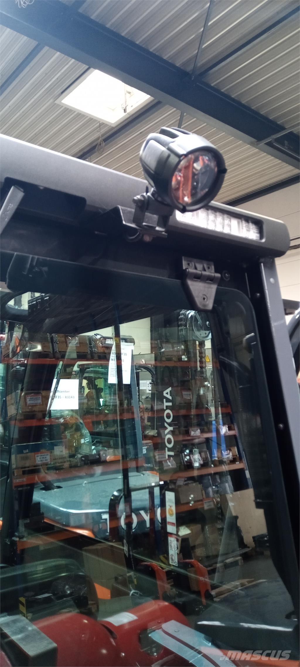 Toyota 02-8FGF25 Plinski viljuškari