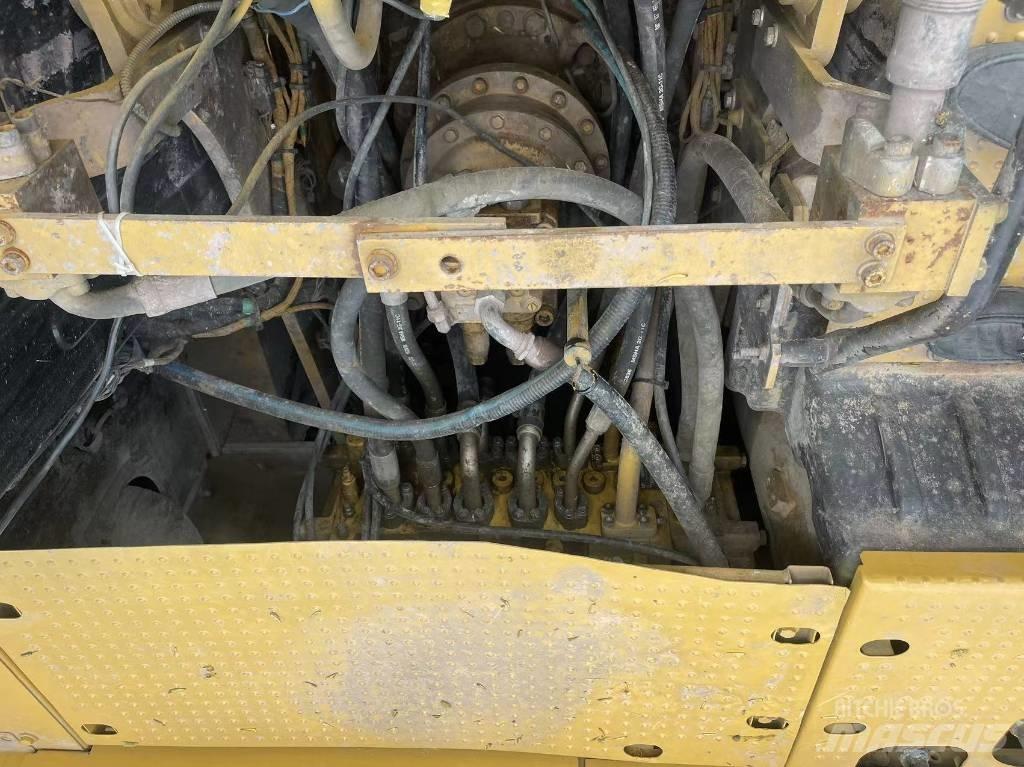 CAT 320GC Bageri guseničari