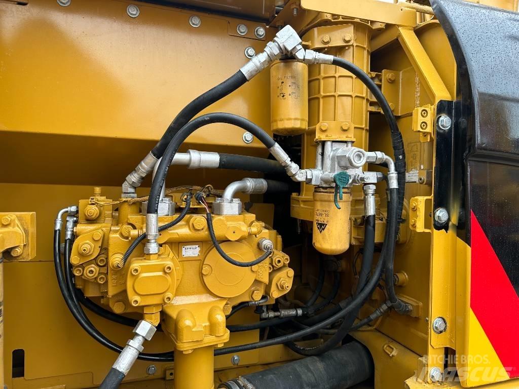 CAT 320 Bageri guseničari