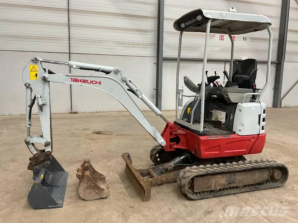 Takeuchi TB 215 R Mini bageri < 7t