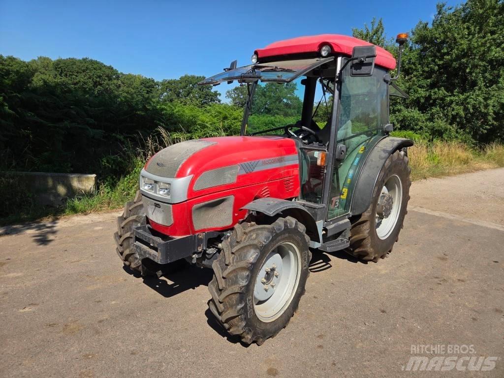 McCormick F 90 Traktori