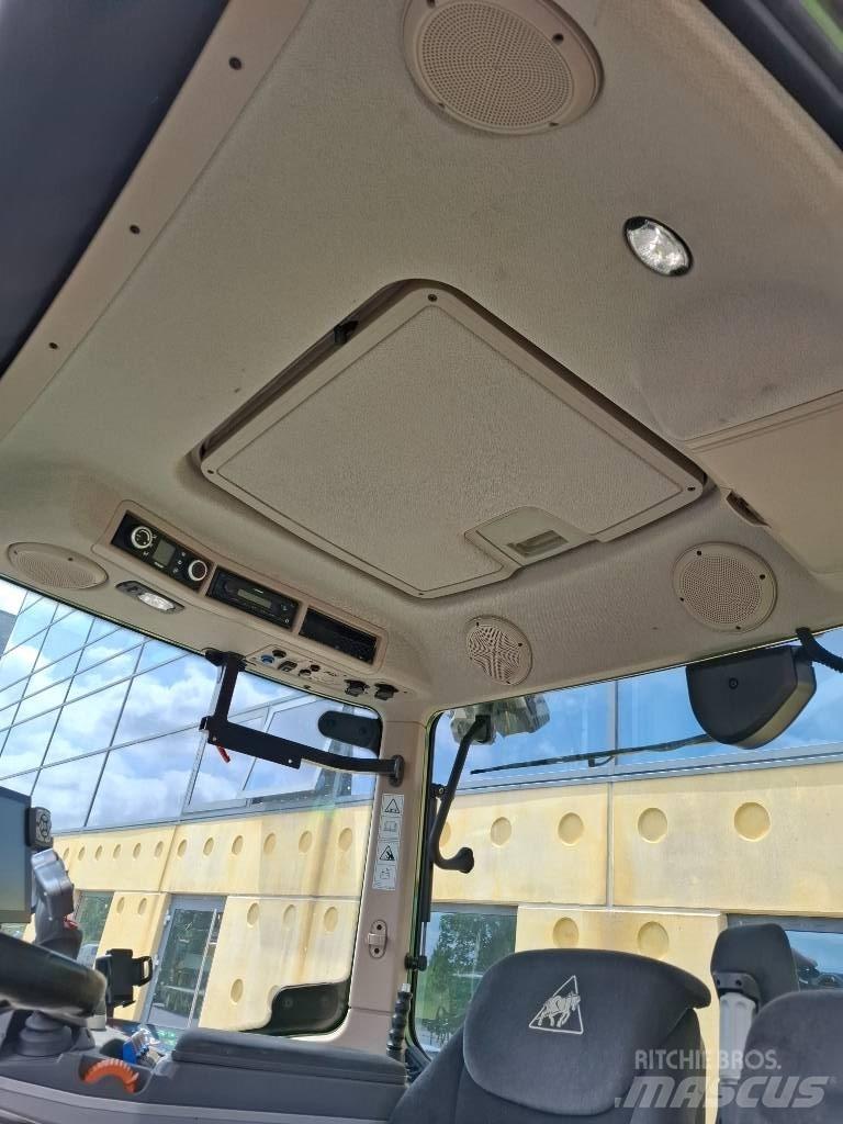 Fendt 724 Profi Plus Traktori