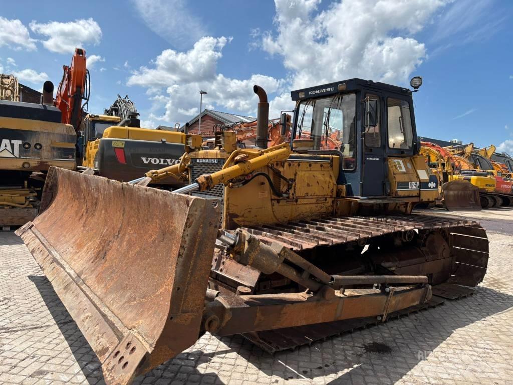 Komatsu D65PX-8 Buldožeri guseničari