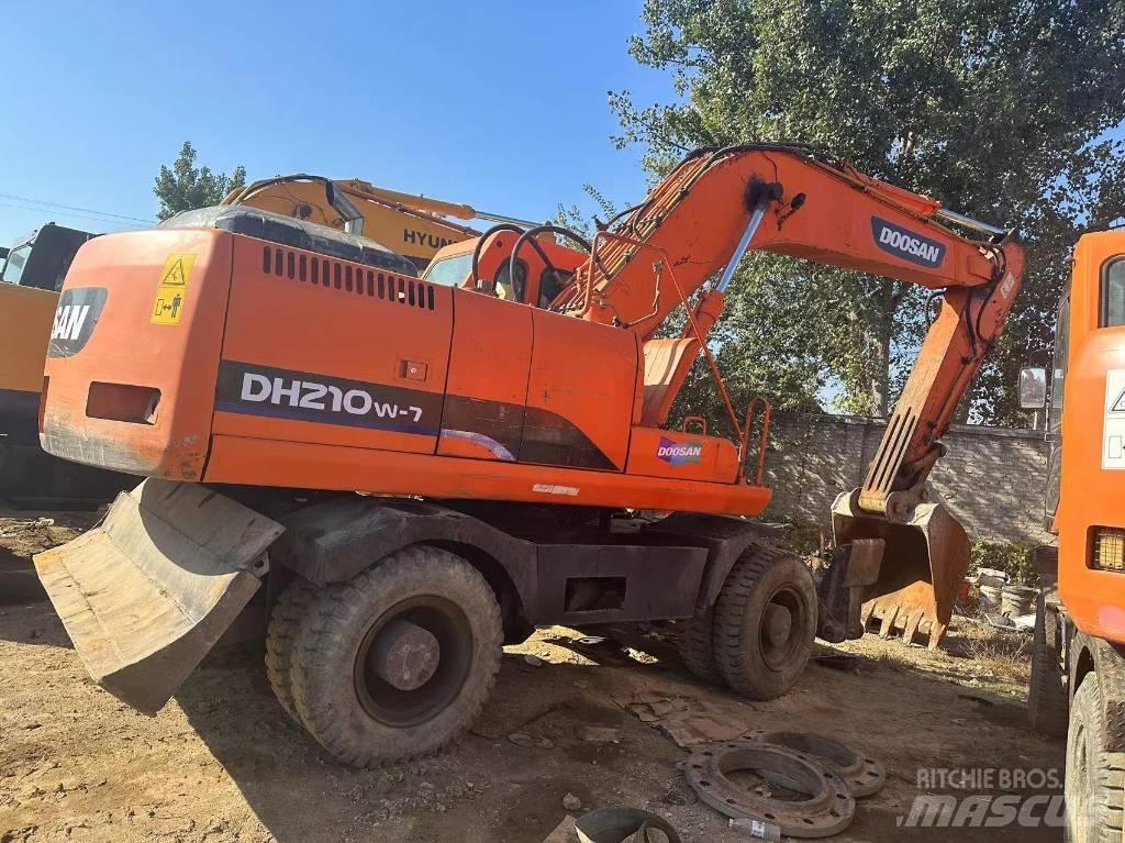 Doosan DH 210 W Bageri točkaši