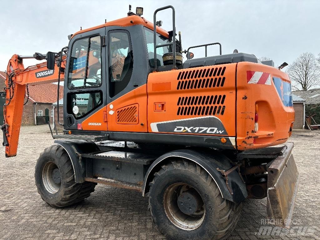 Doosan DX 170 W Bageri točkaši