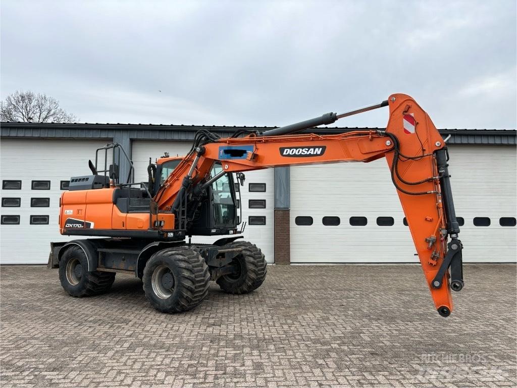 Doosan DX 170 W Bageri točkaši