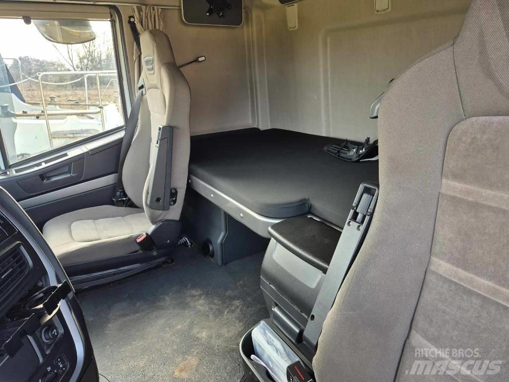 Iveco Stralis 420 Kamioni sa ravan platformom / vitlom