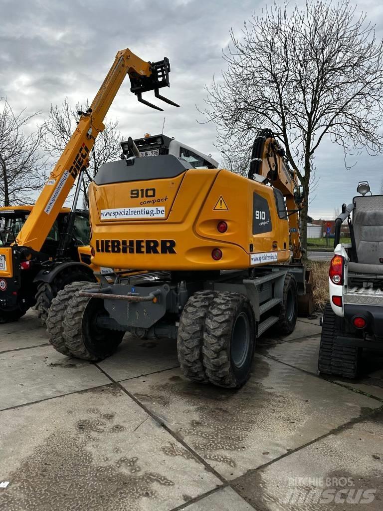 Liebherr 910 Compact Bageri točkaši
