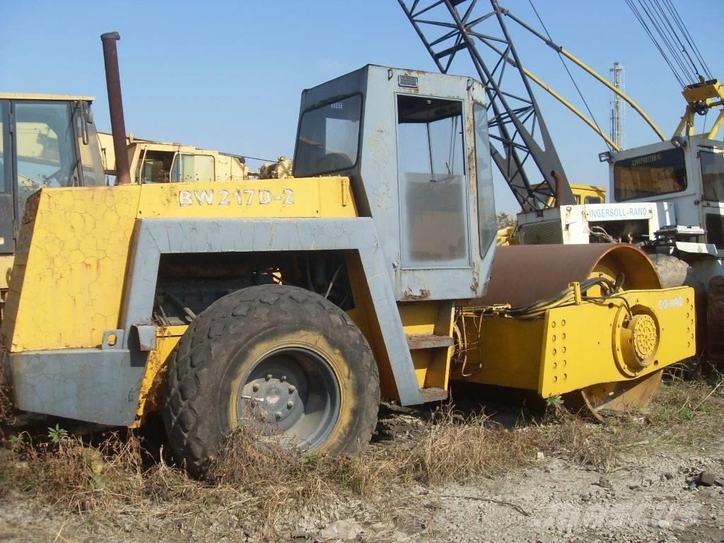 Bomag 217 D Valjci sa duplim bubnjem