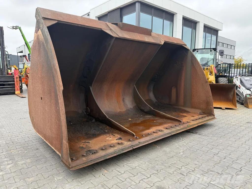 CAT 980M Kašike / Korpe