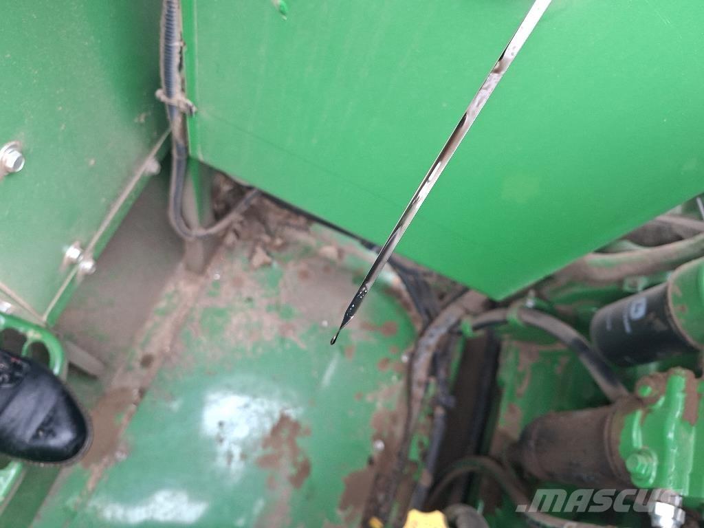 John Deere T550i Kombajni