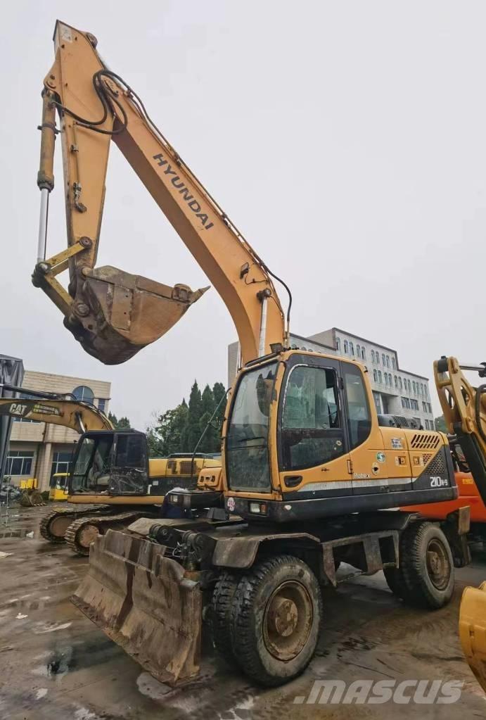 Hyundai R210W-9 Bageri točkaši