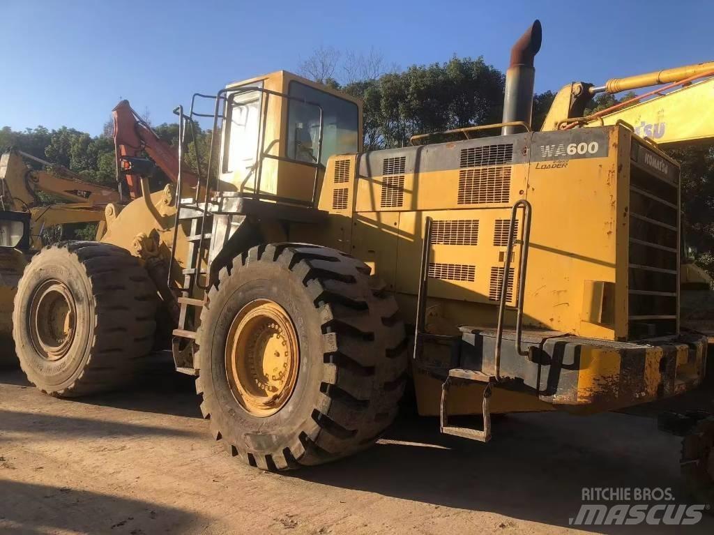 Komatsu WA 600-3 Utovarivači na točkove