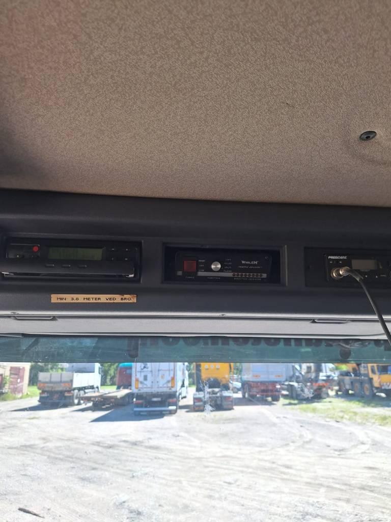 Scania P 3210 Kranovi za utovar