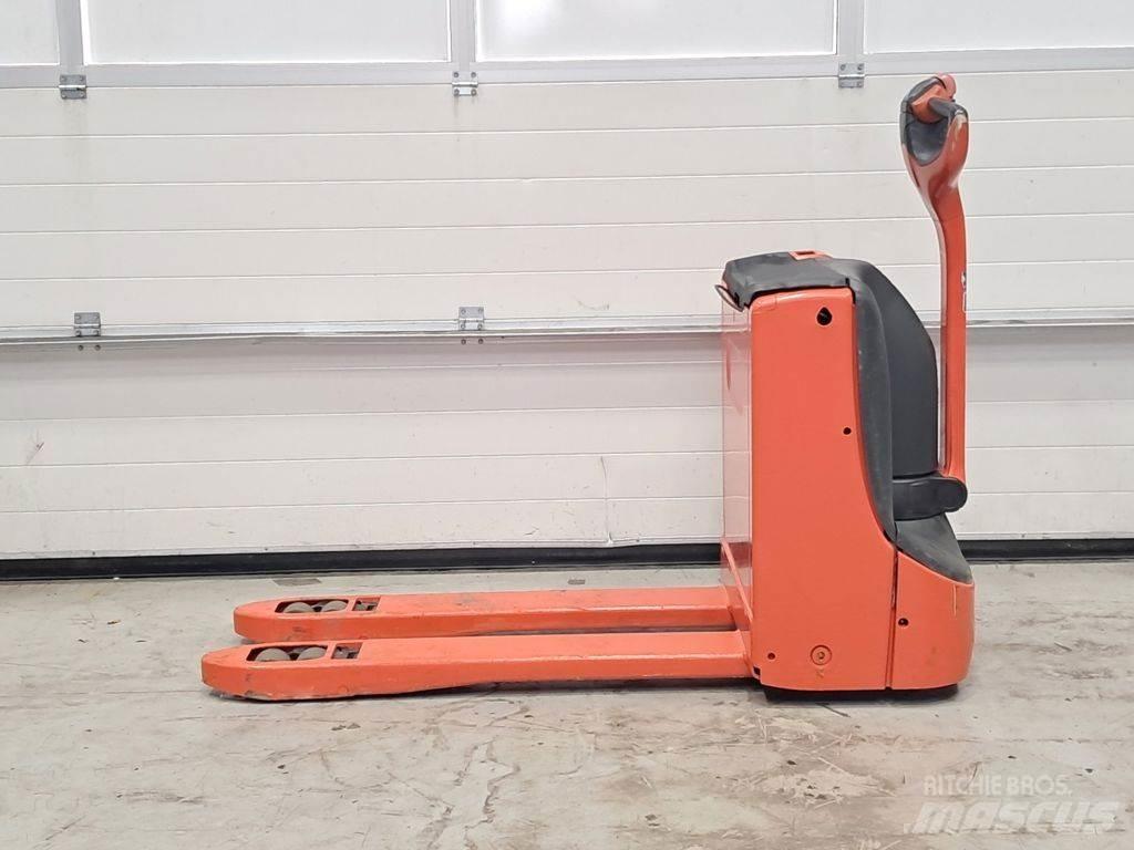 Linde T16 Nisko podizni električni viljuškar
