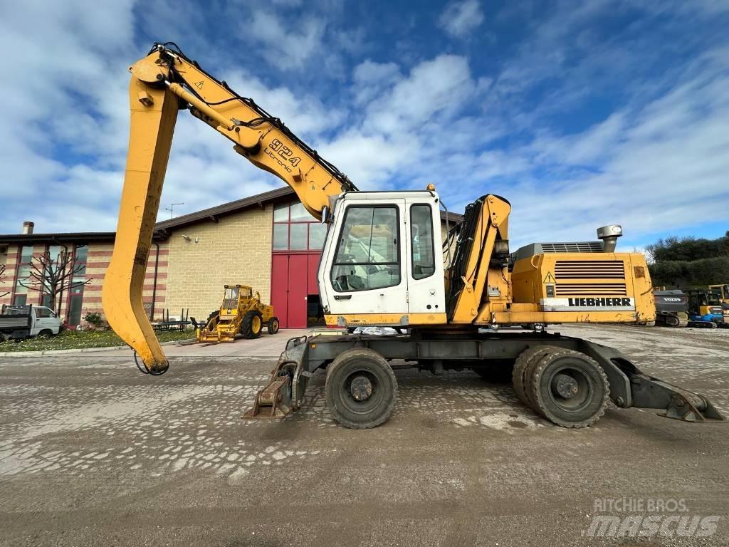 Liebherr A 924 B Bageri za prenos primarnih/sekundarnih sirovina