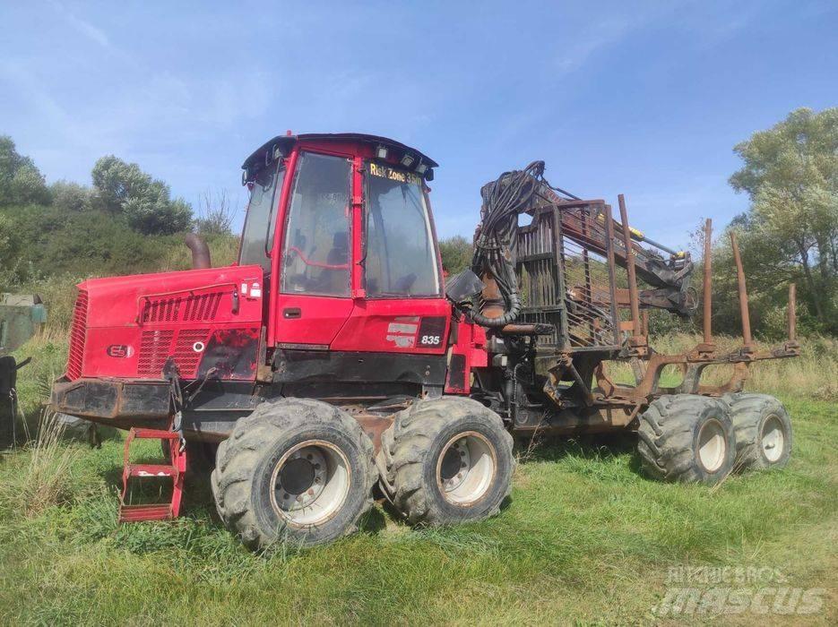 Komatsu 835 Forvarderi