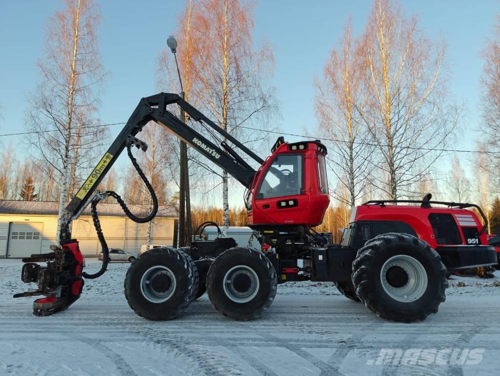 Komatsu 951 Harversteri