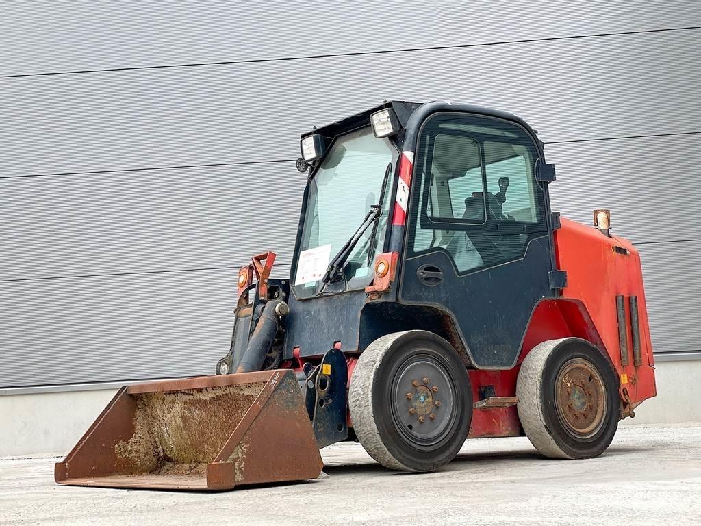 JCB R260 Skideri