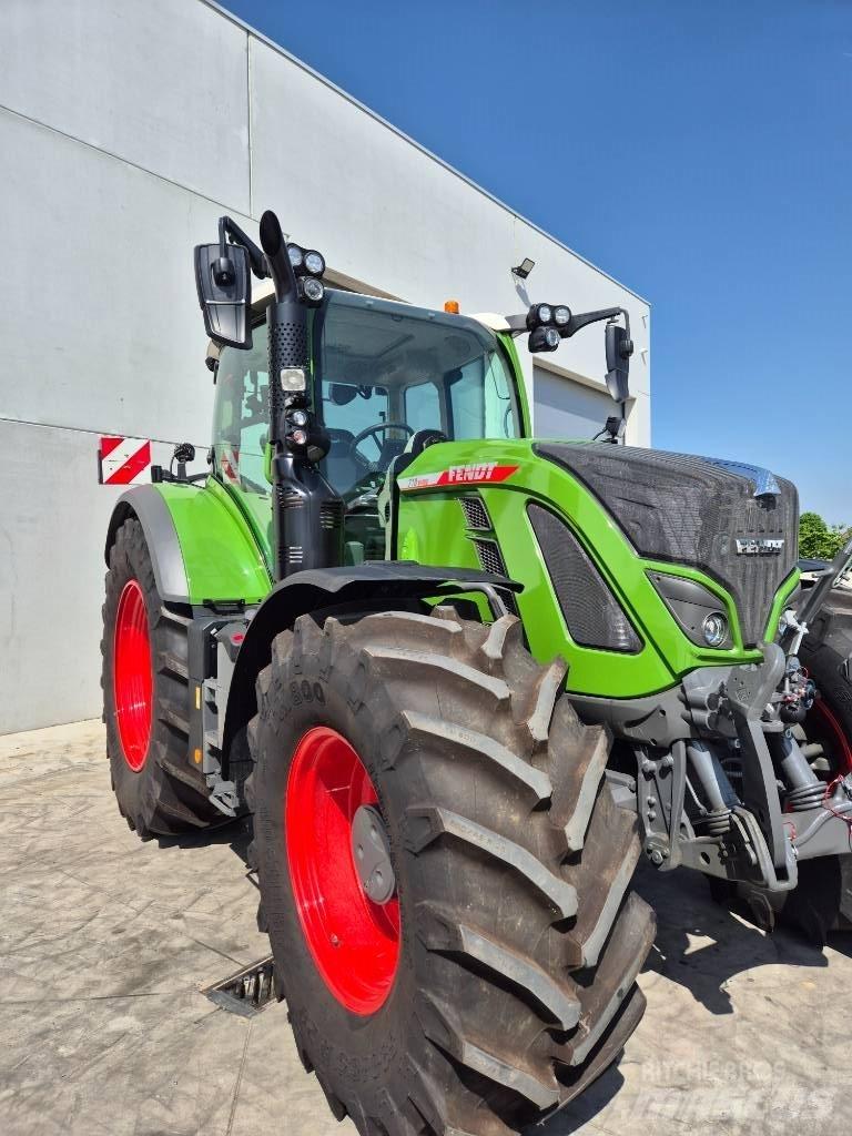 Fendt 718 Vario Traktori