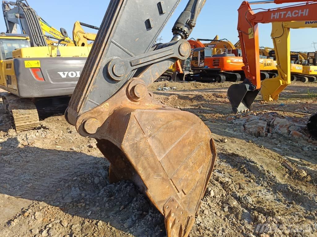 Volvo EC 240 Bageri guseničari