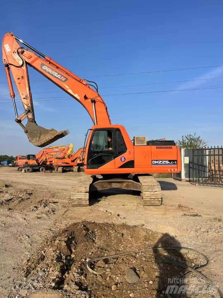 Doosan DH 225 LC-9 Bageri guseničari