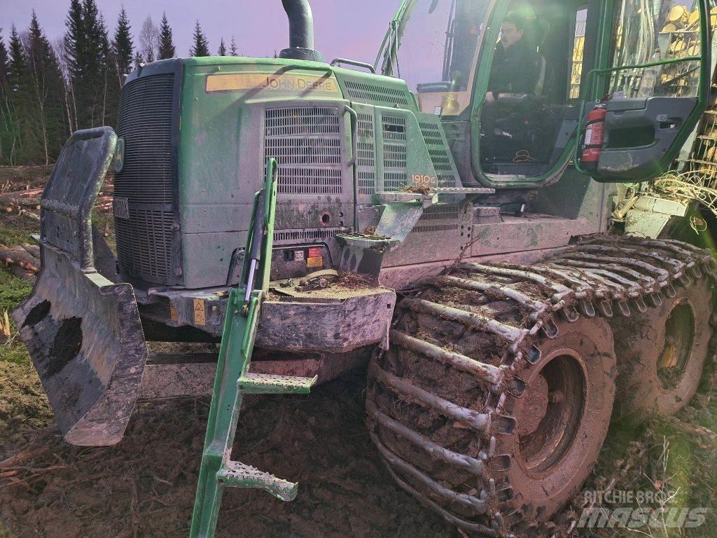 John Deere 1910 Forvarderi
