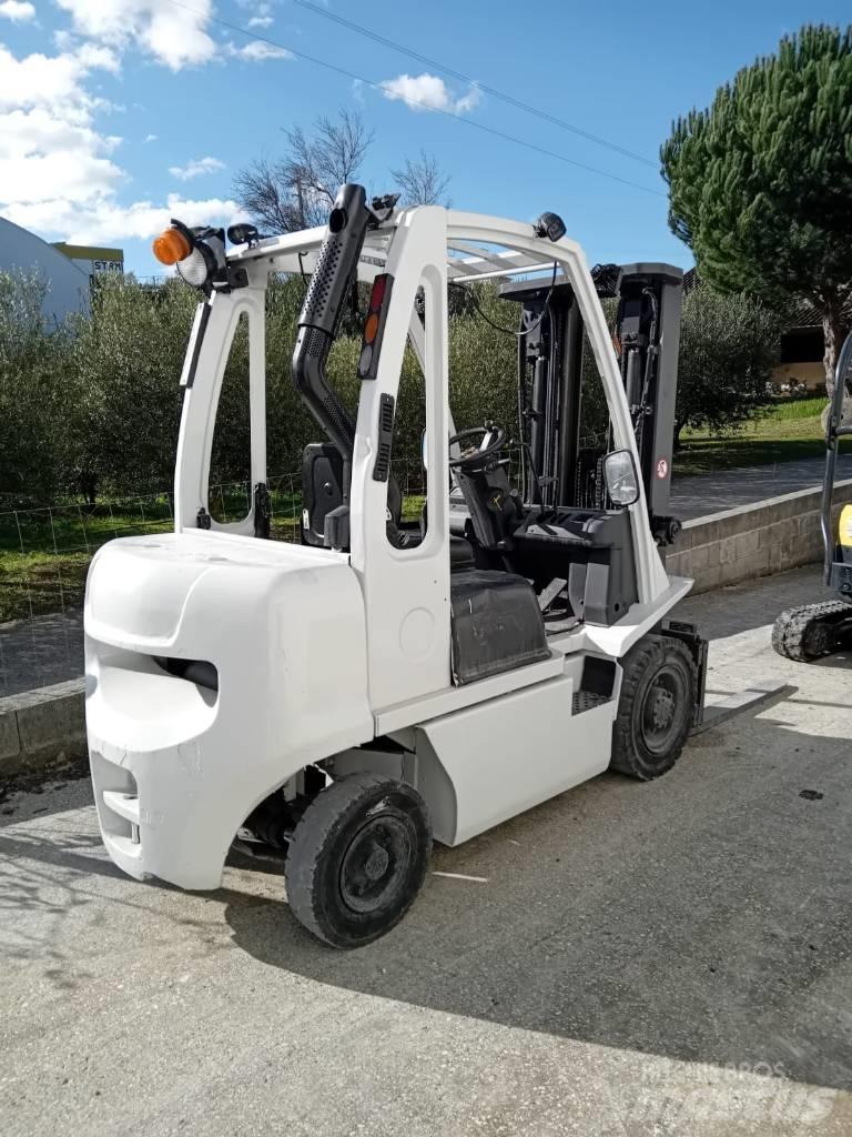 UniCarriers DX 25 Dizelski viljuškari